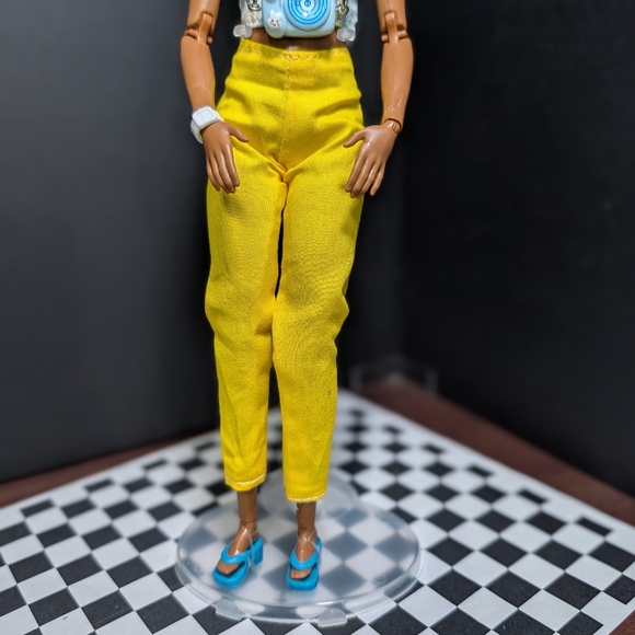 Custom Restyled Made To Move Yoga Barbie Doll - Picture 11 of 13